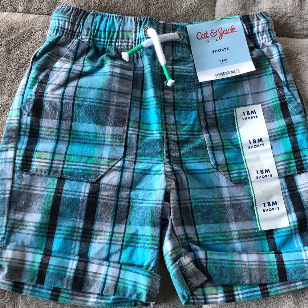 NWT Boys Size 18 months Cat and Jack Plaid Shorts